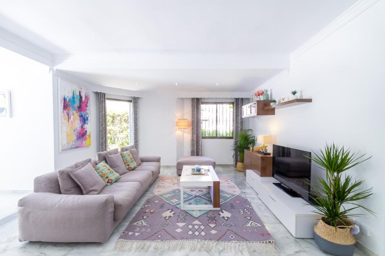 Marbella Banus Suites - Golden Beach Marbella Suite מראה חיצוני תמונה
