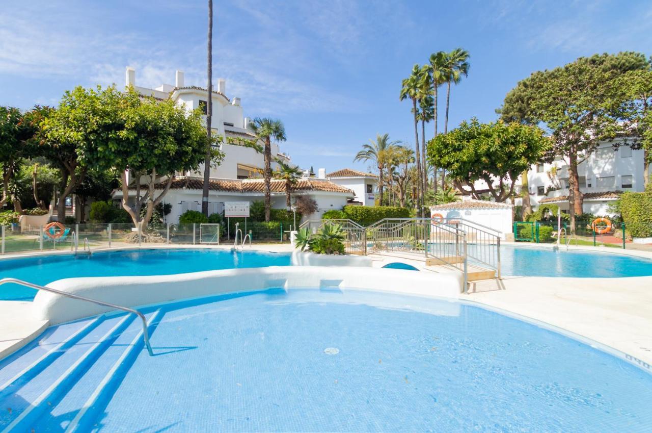 Marbella Banus Suites - Golden Beach Marbella Suite מראה חיצוני תמונה