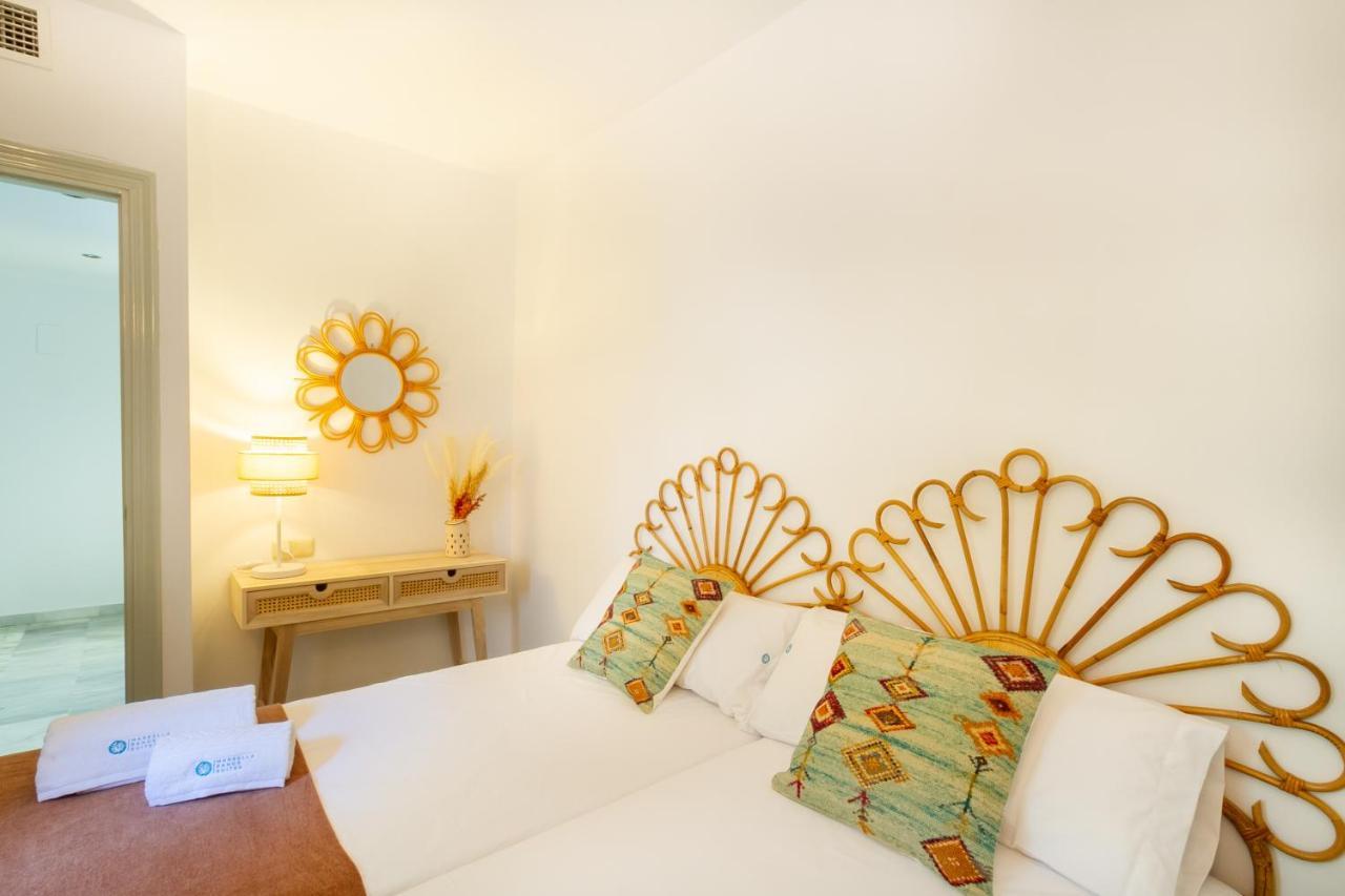 Marbella Banus Suites - Golden Beach Marbella Suite מראה חיצוני תמונה