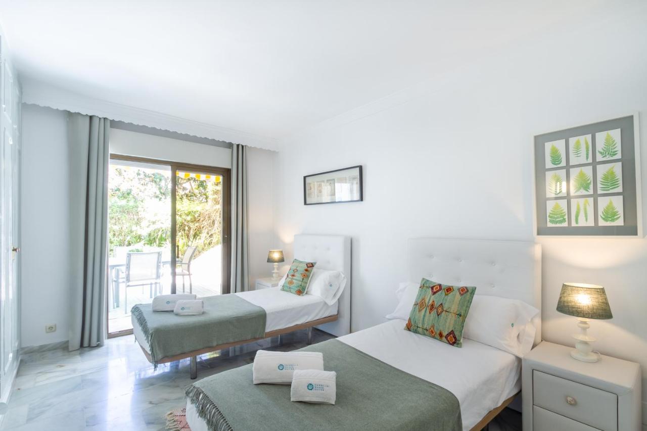 Marbella Banus Suites - Golden Beach Marbella Suite מראה חיצוני תמונה
