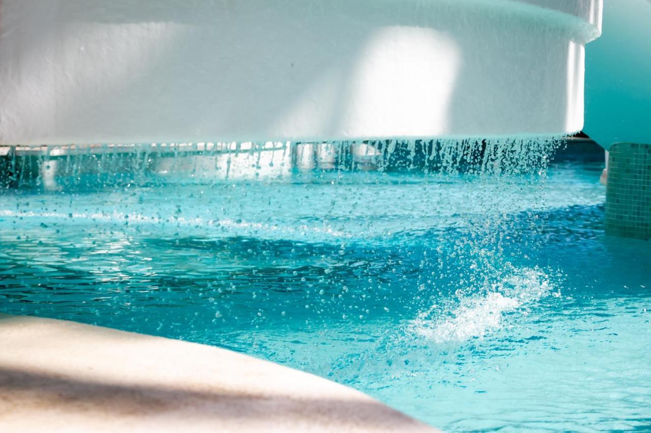 Marbella Banus Suites - Golden Beach Marbella Suite מראה חיצוני תמונה